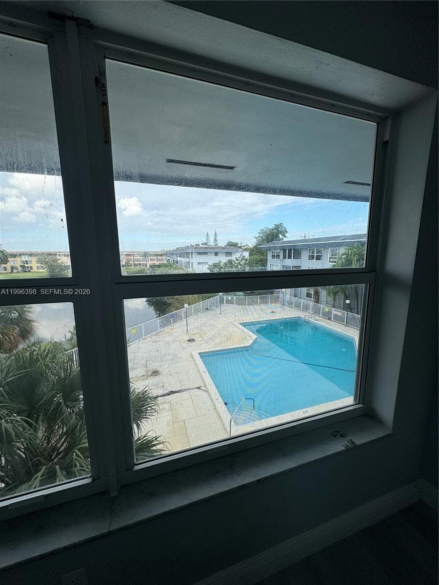 1398 NE 191st St # C305, Miami FL 33179 — 21