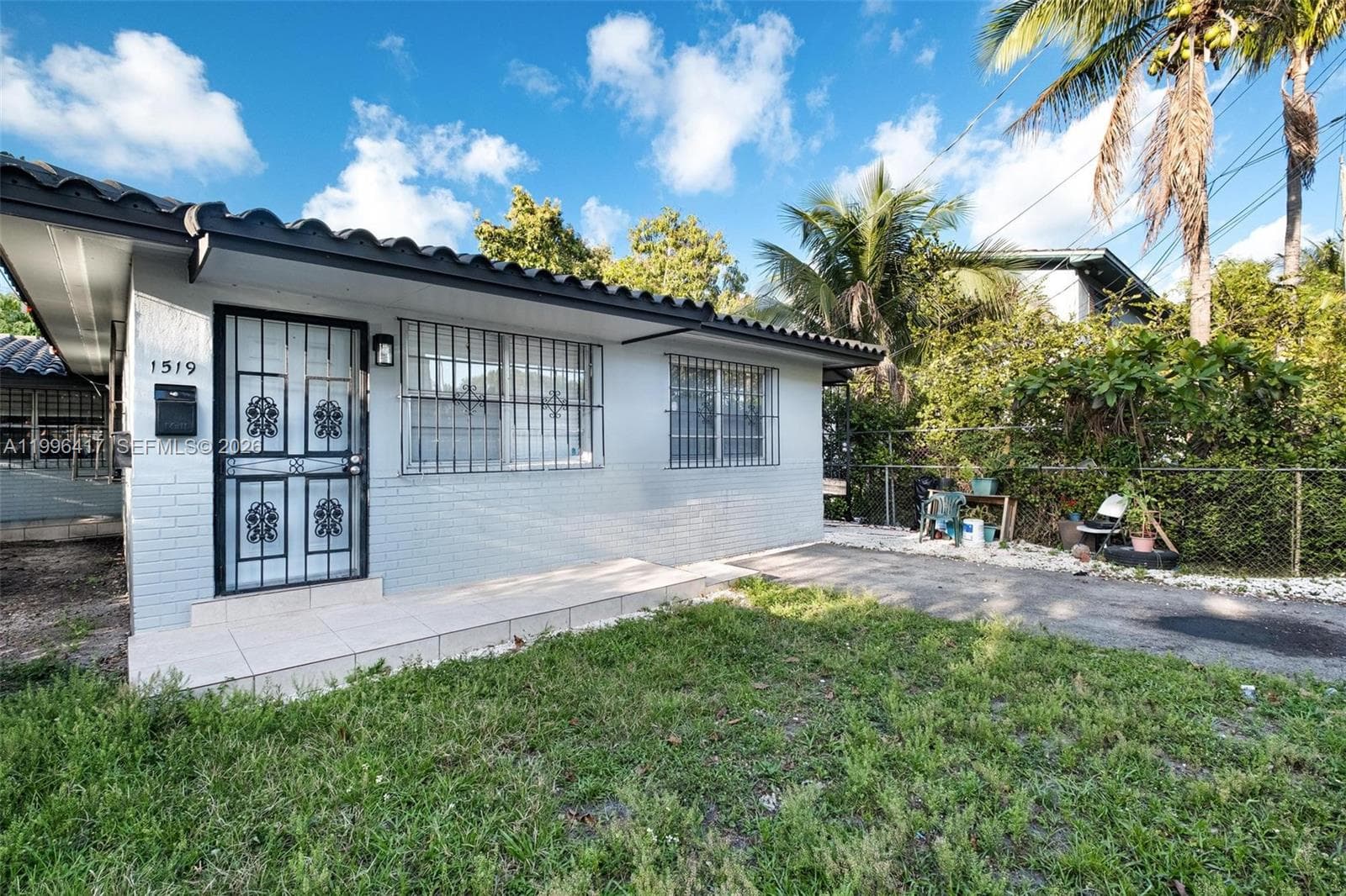 1519 NW 40th St, Miami FL 33142 — 22
