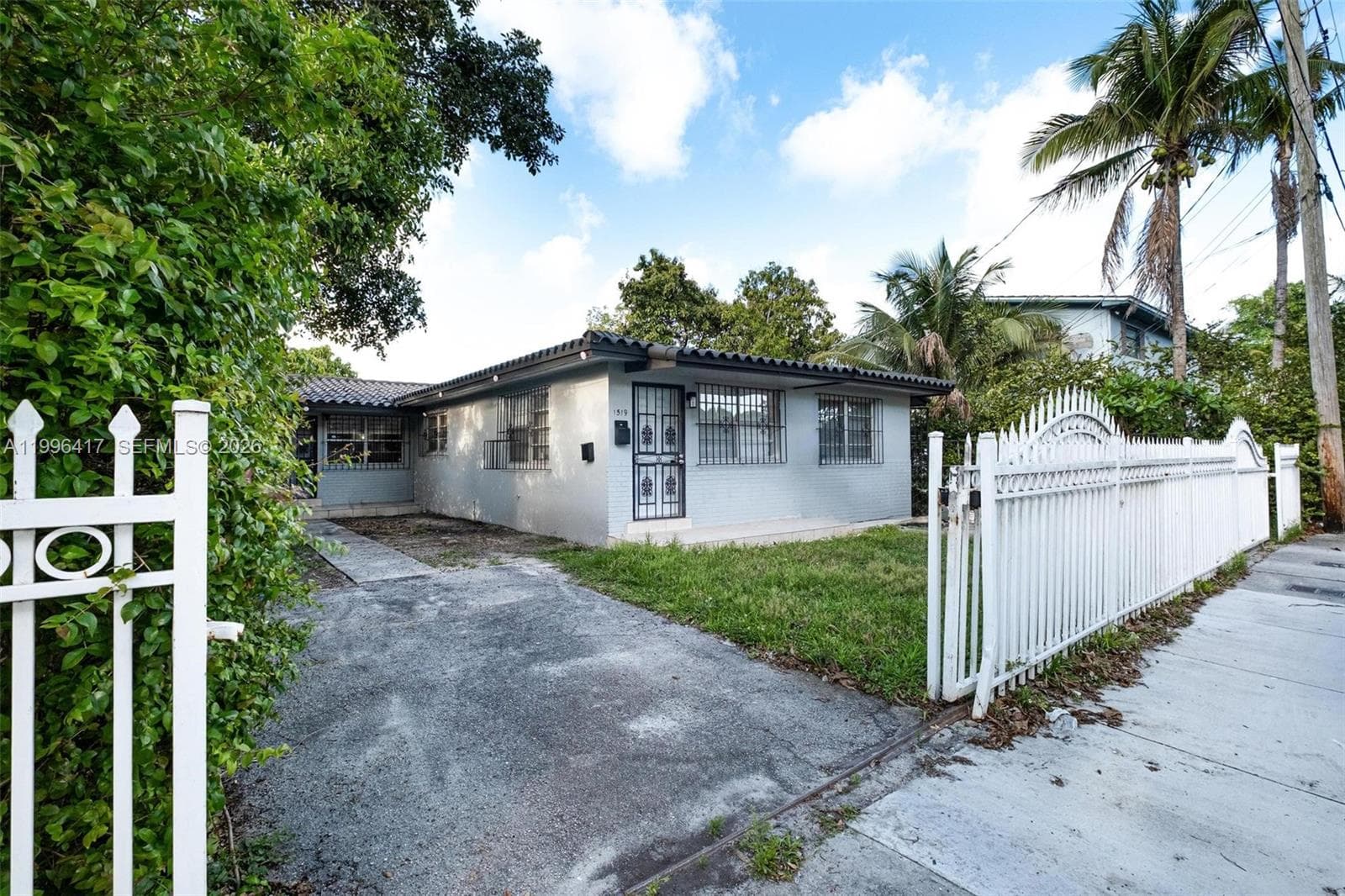 1519 NW 40th St, Miami FL 33142 — 9