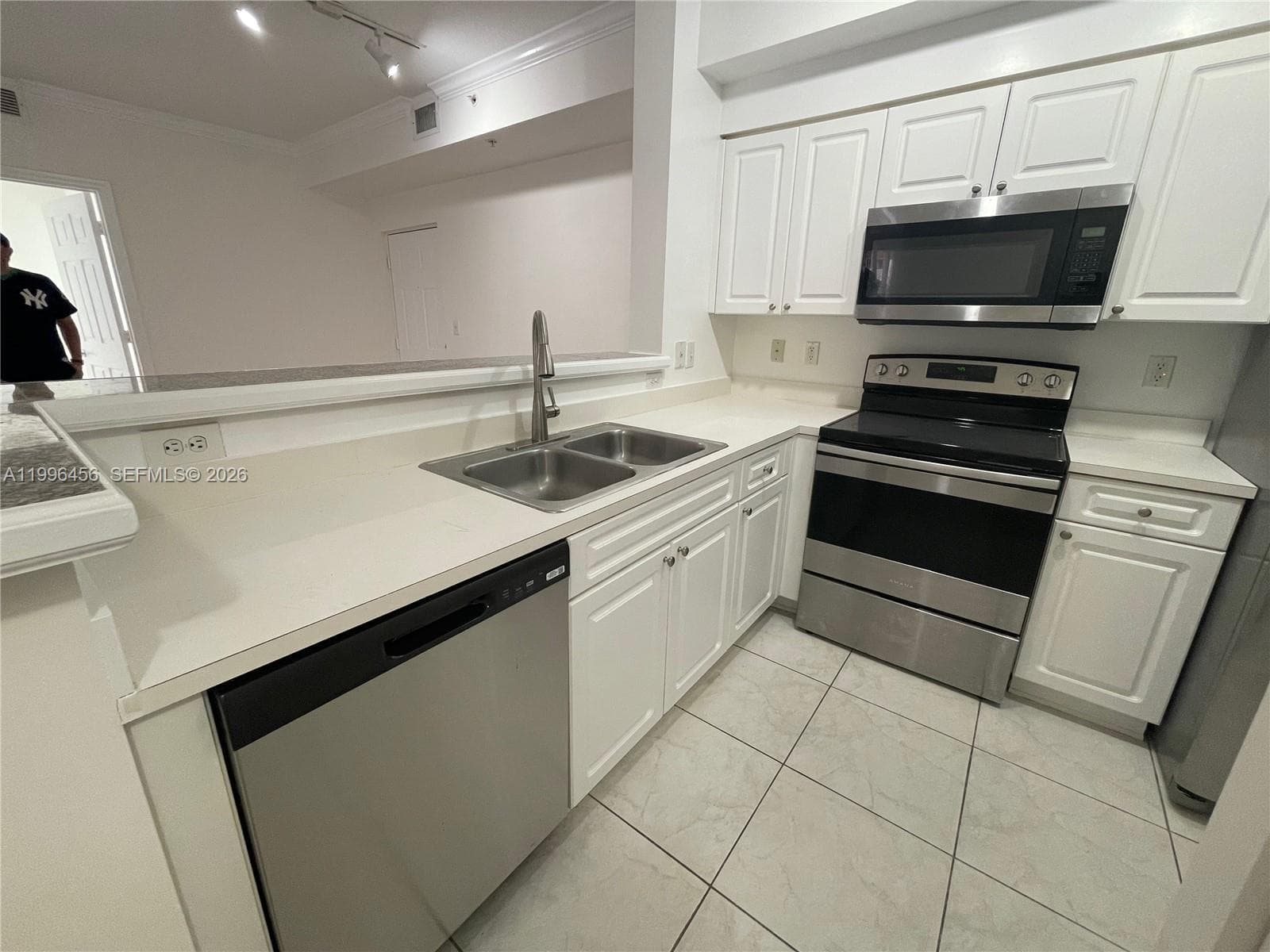 6851 SW 44th St # 210, Miami FL 33155 — 7