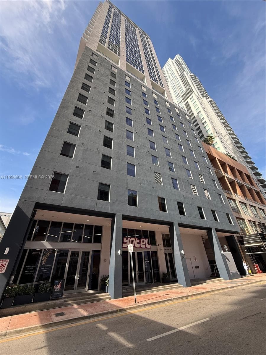 227 NE 2nd St # 2911, Miami FL 33132 — 2