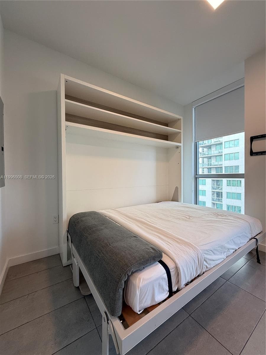 227 NE 2nd St # 2911, Miami FL 33132 — 12