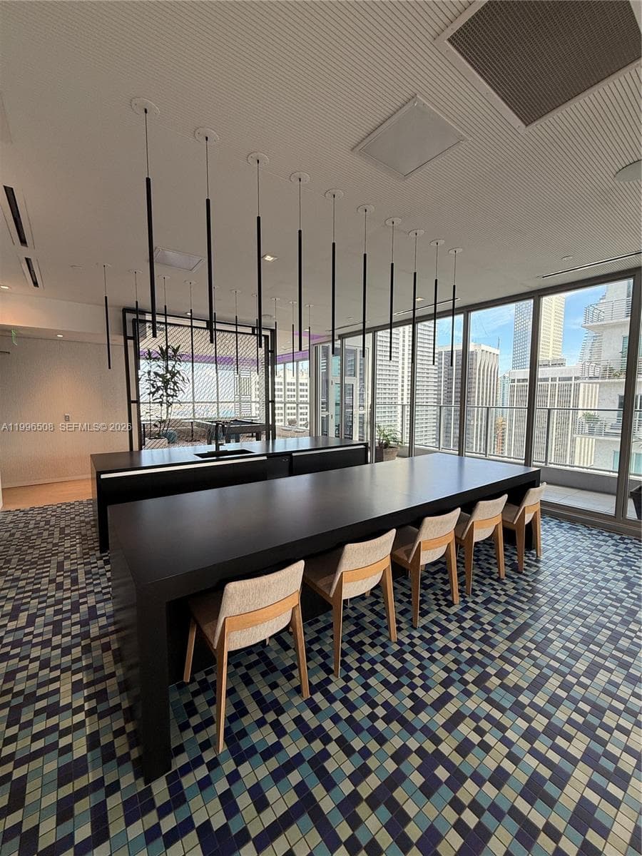 227 NE 2nd St # 2911, Miami FL 33132 — 28