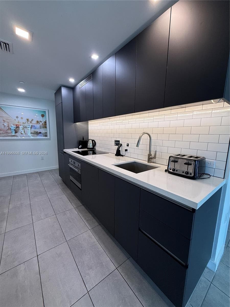 227 NE 2nd St # 2911, Miami FL 33132 — 20