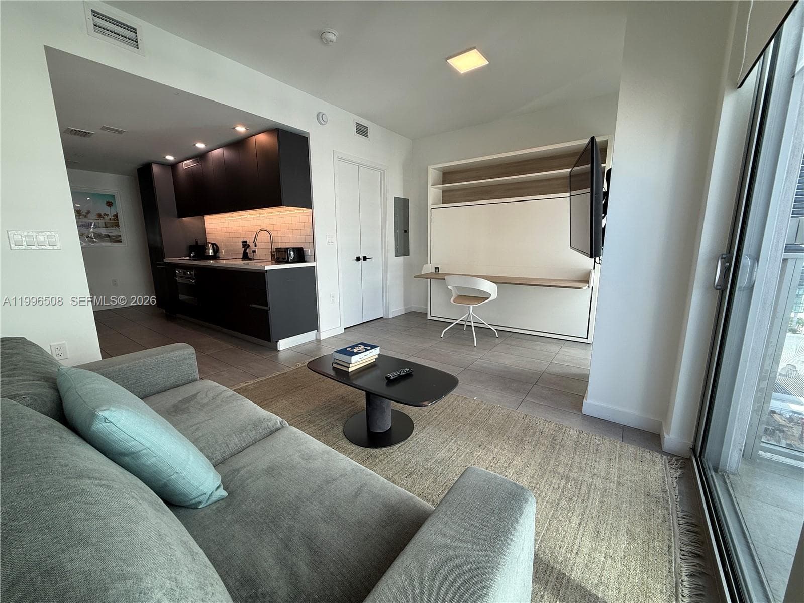 227 NE 2nd St # 2911, Miami FL 33132 — 9