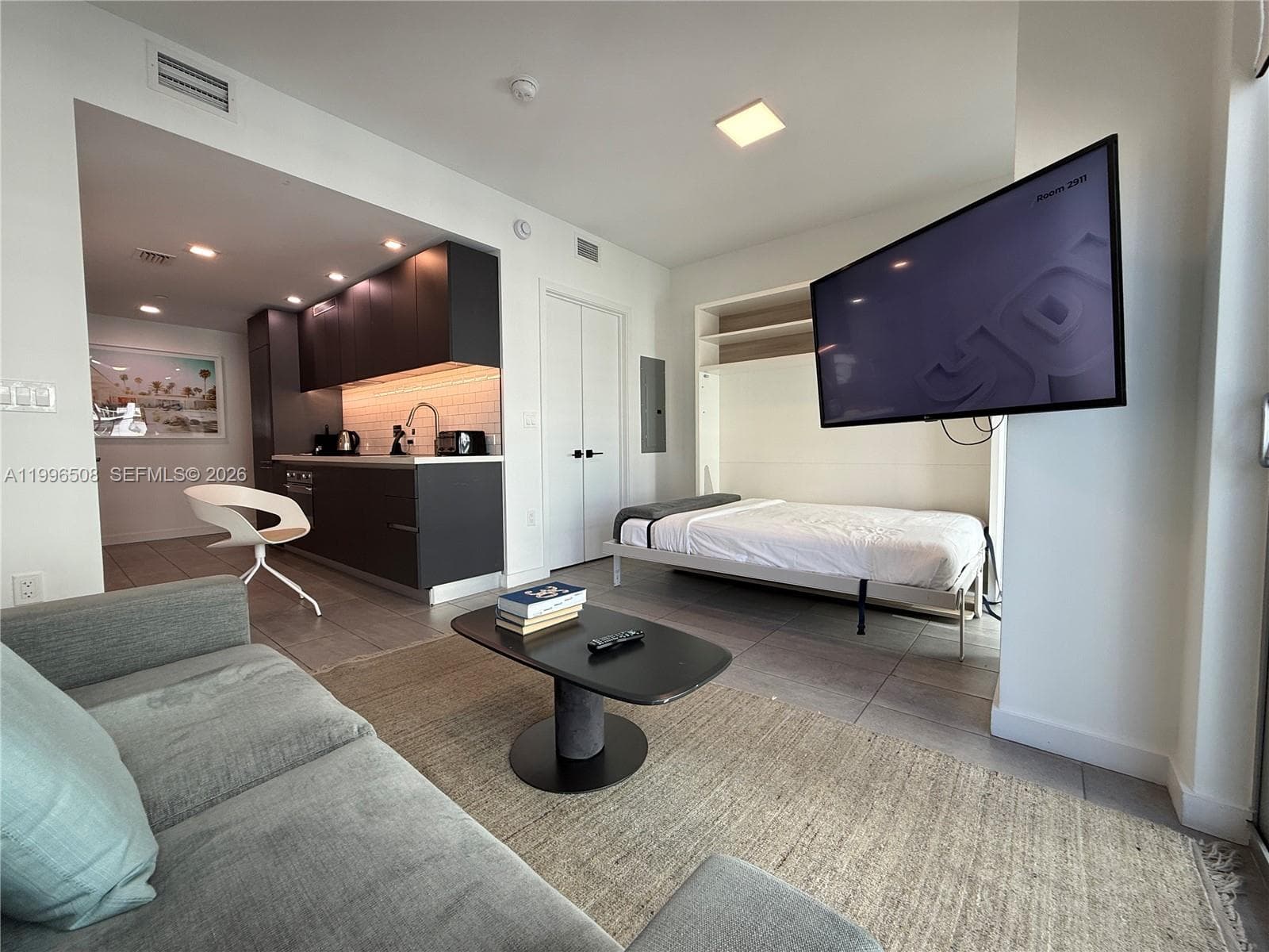 227 NE 2nd St # 2911, Miami FL 33132 — 15