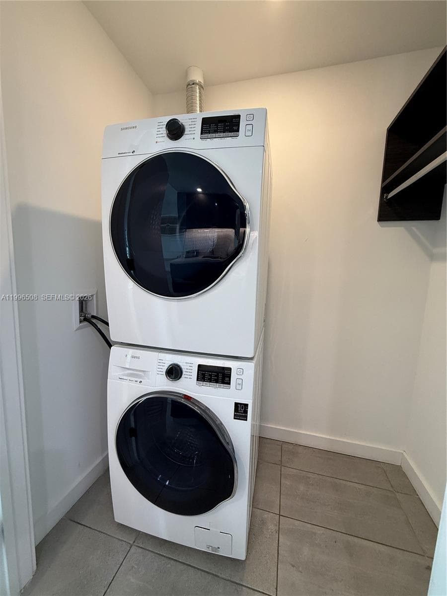 227 NE 2nd St # 2911, Miami FL 33132 — 19
