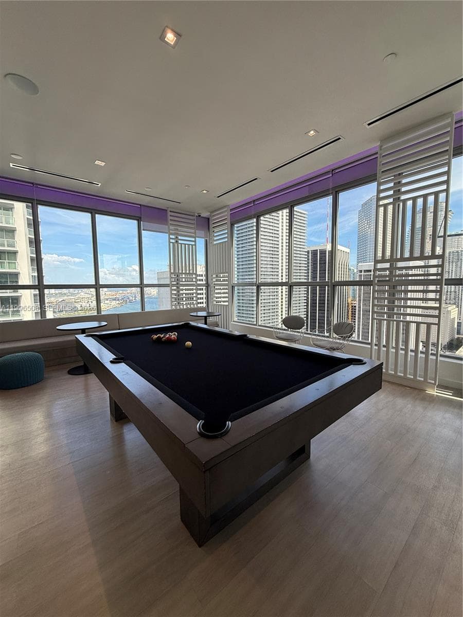 227 NE 2nd St # 2911, Miami FL 33132 — 29
