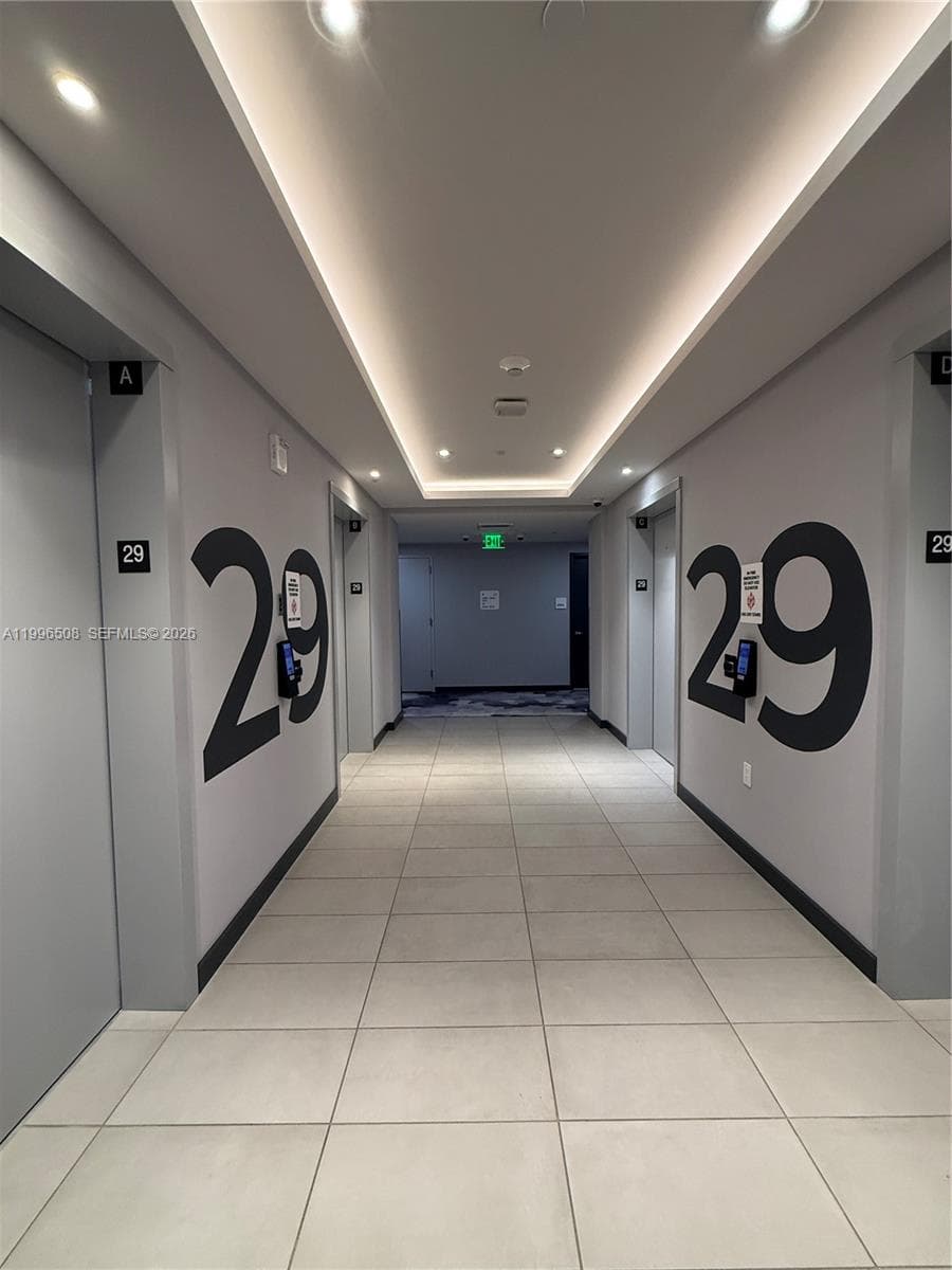 227 NE 2nd St # 2911, Miami FL 33132 — 4