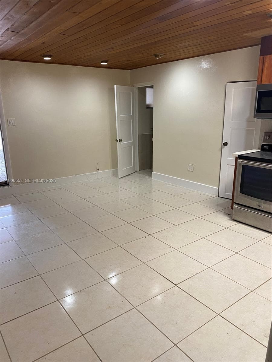 1051 SW 3rd St # 3, Miami FL 33130 — 3