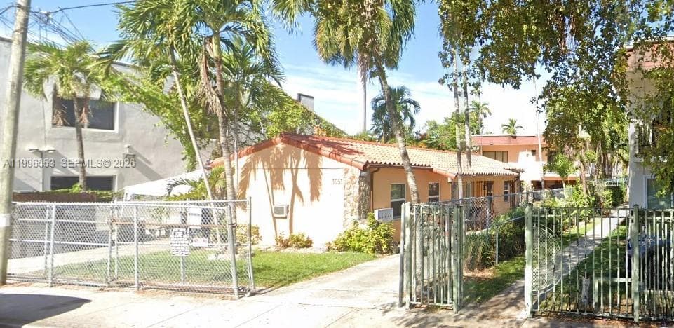 1051 SW 3rd St # 3, Miami FL 33130 — 1