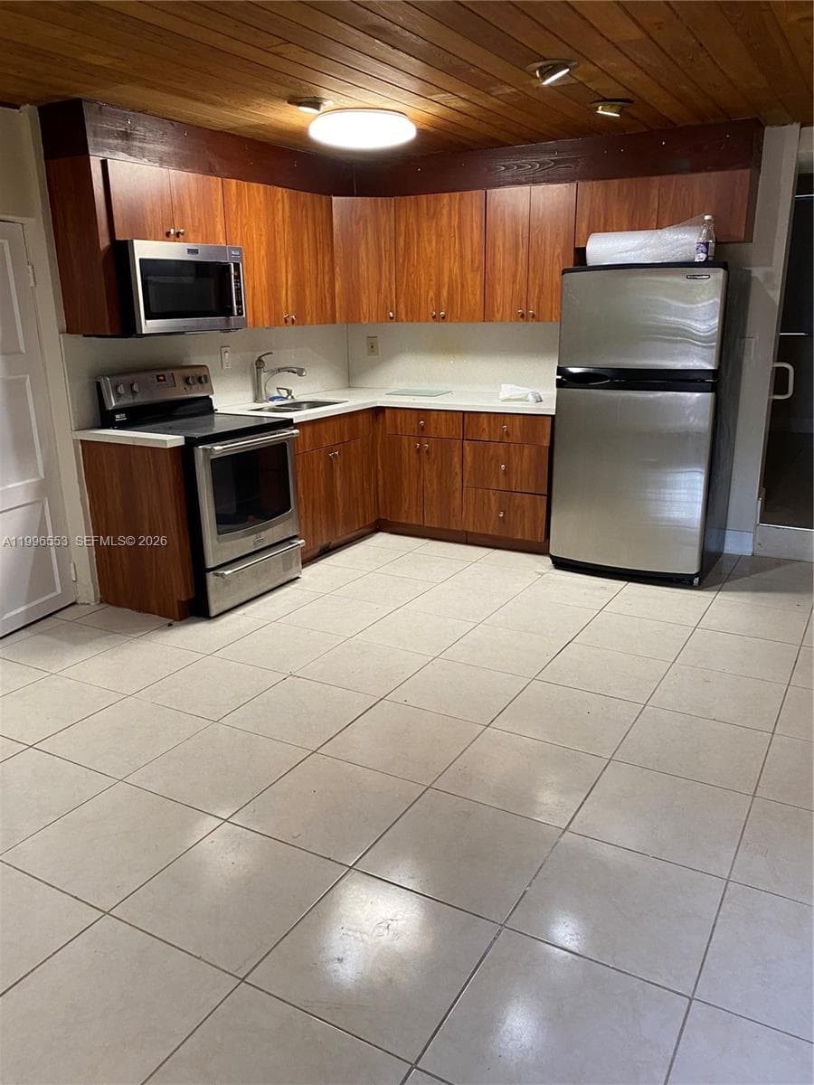 1051 SW 3rd St # 3, Miami FL 33130 — 4