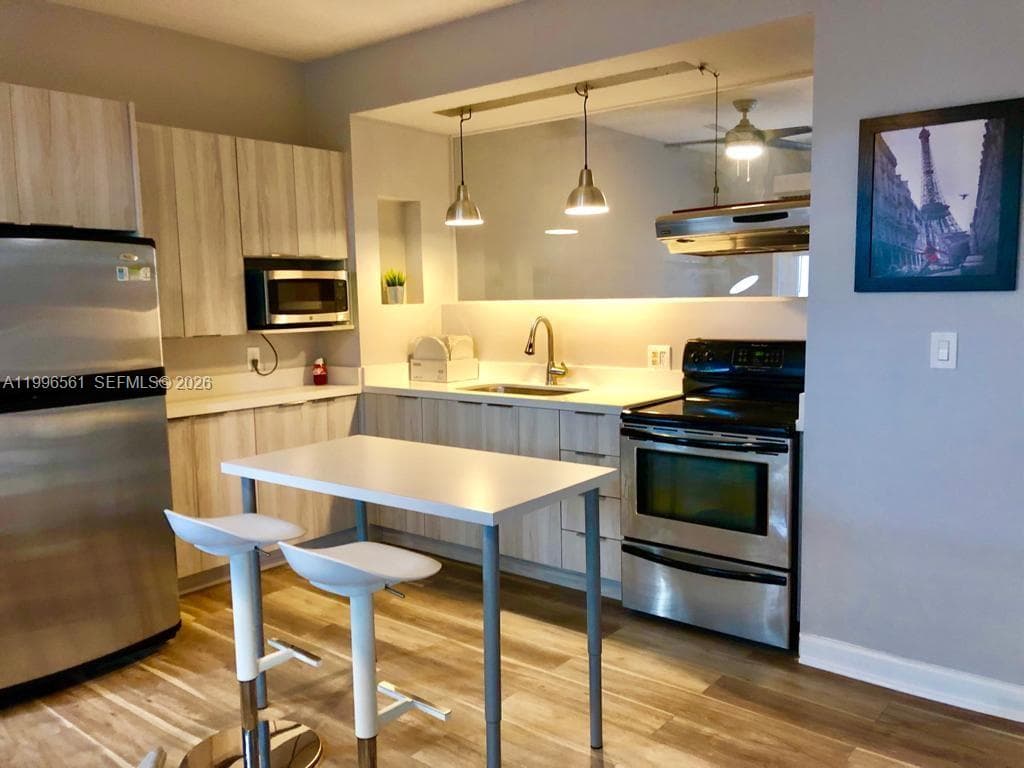 1325 Meridian Ave # 5, Miami Beach FL 33139 — 7