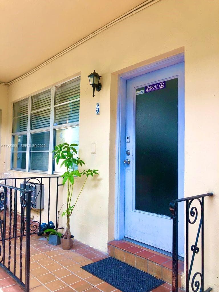 1325 Meridian Ave # 5, Miami Beach FL 33139 — 4