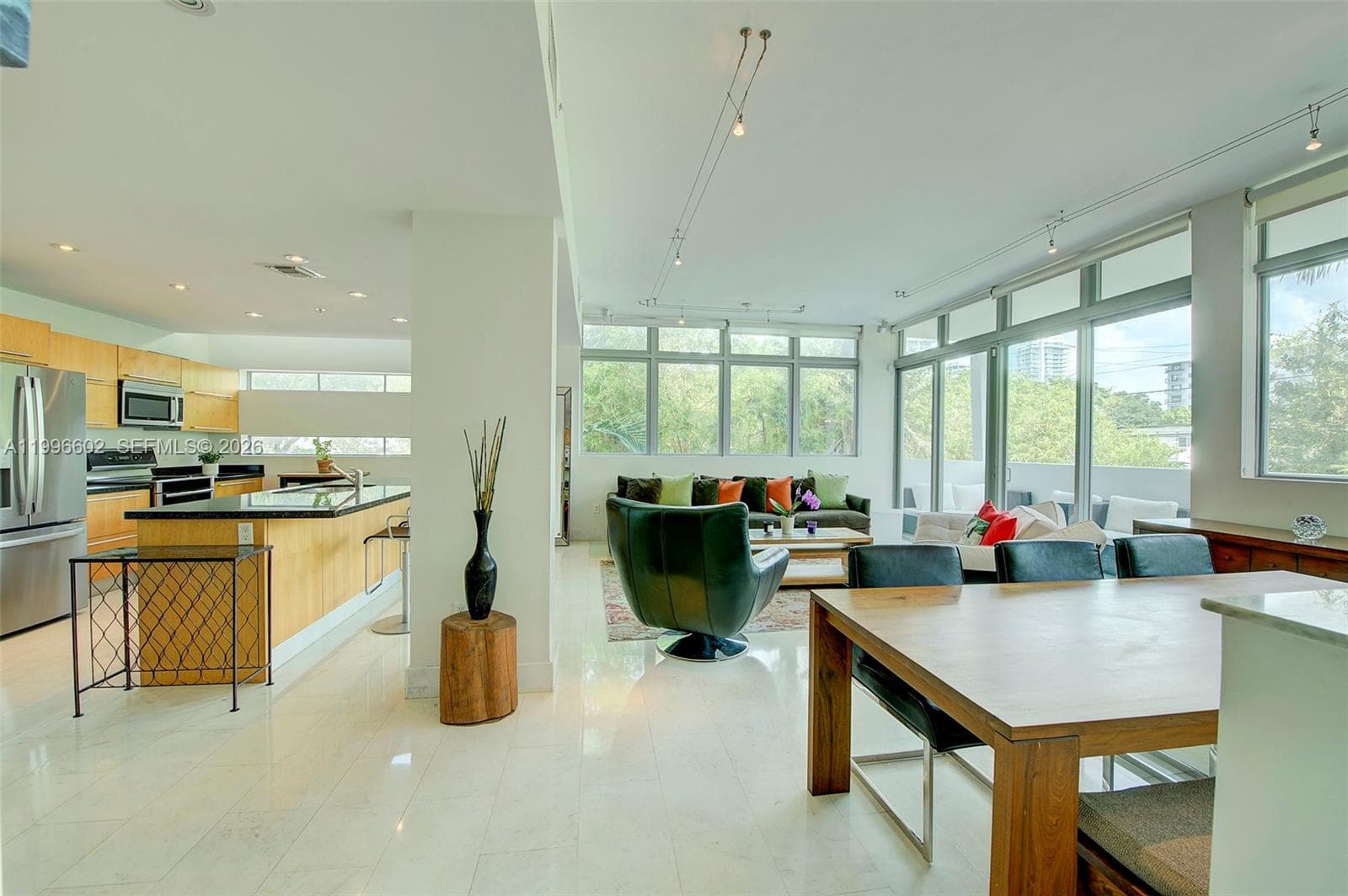 1577 Bay Rd # 201, Miami Beach FL 33139 — 1