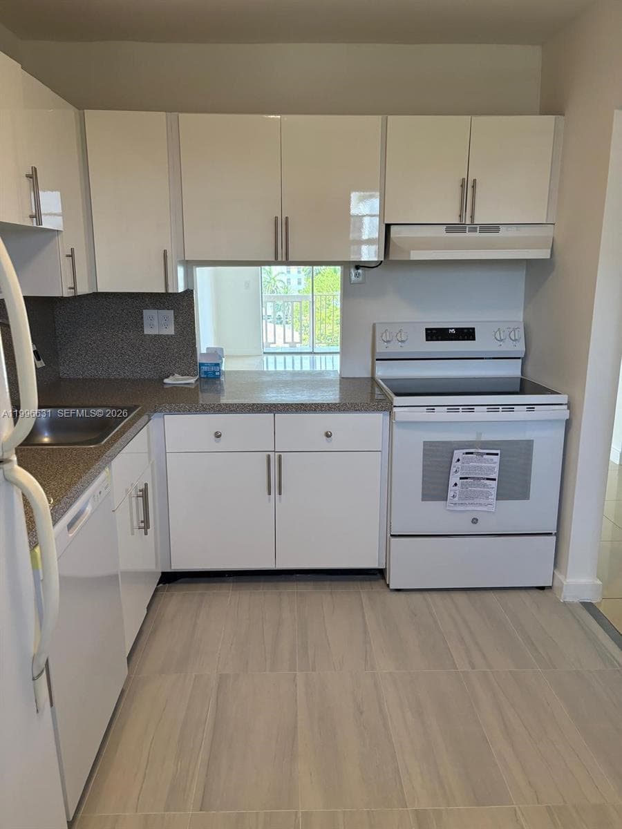 Club Of Bay Harbor Condo, Bay Harbor Islands, FL — 10