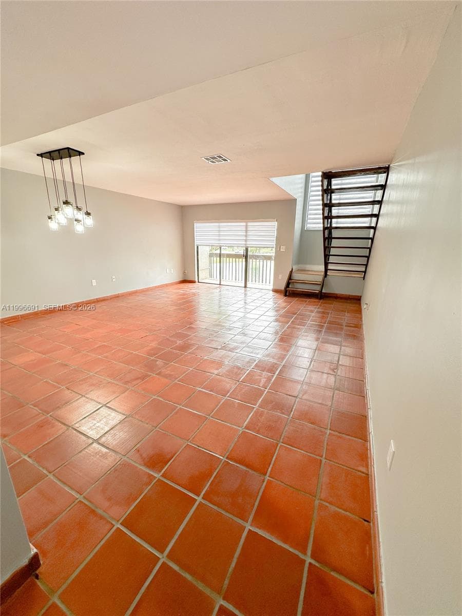 10000 NW 9th St Cir # 21, Miami FL 33172 — 6