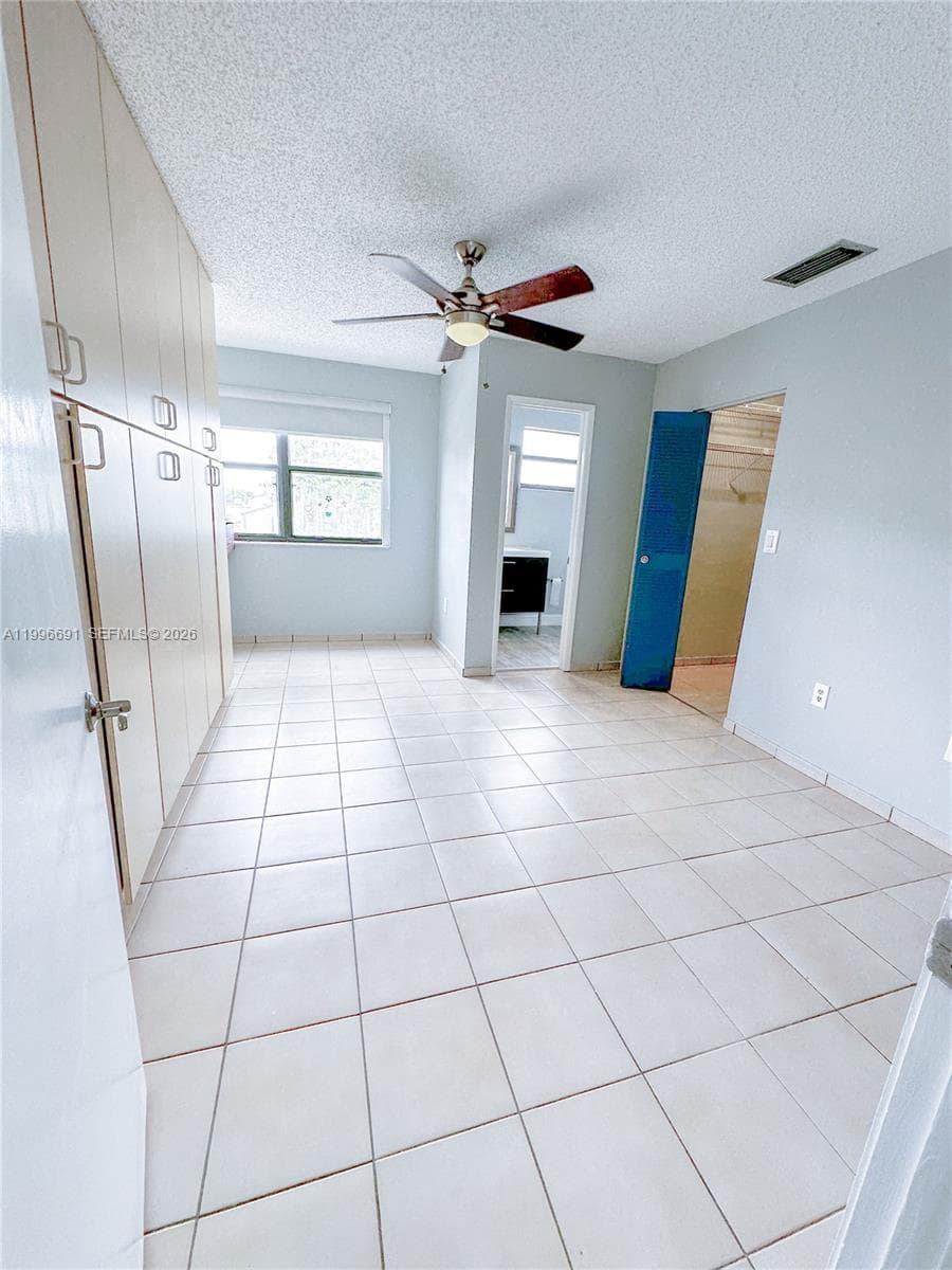 10000 NW 9th St Cir # 21, Miami FL 33172 — 17