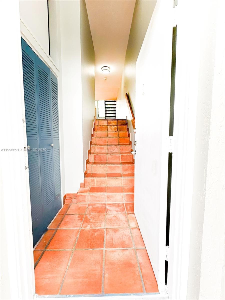 10000 NW 9th St Cir # 21, Miami FL 33172 — 5