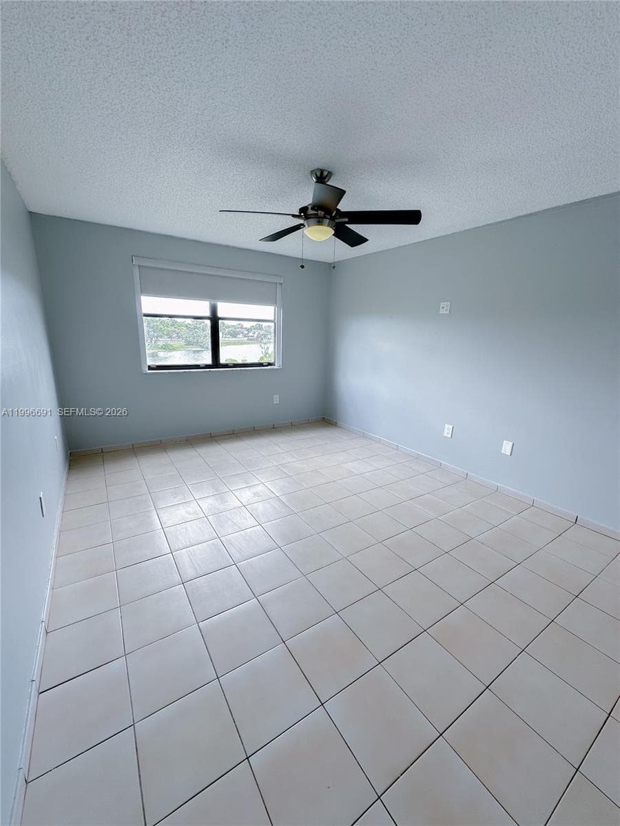 10000 NW 9th St Cir # 21, Miami FL 33172 — 14