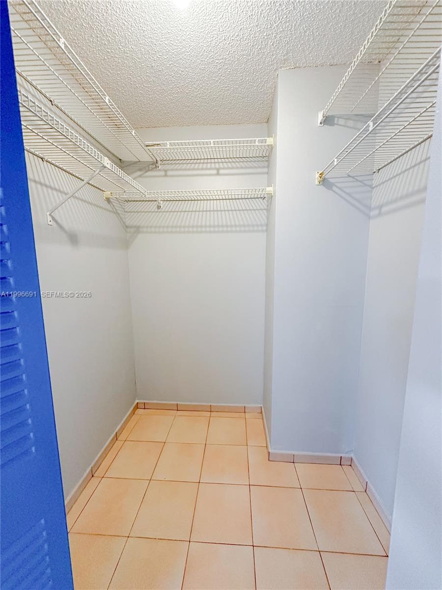 10000 NW 9th St Cir # 21, Miami FL 33172 — 18