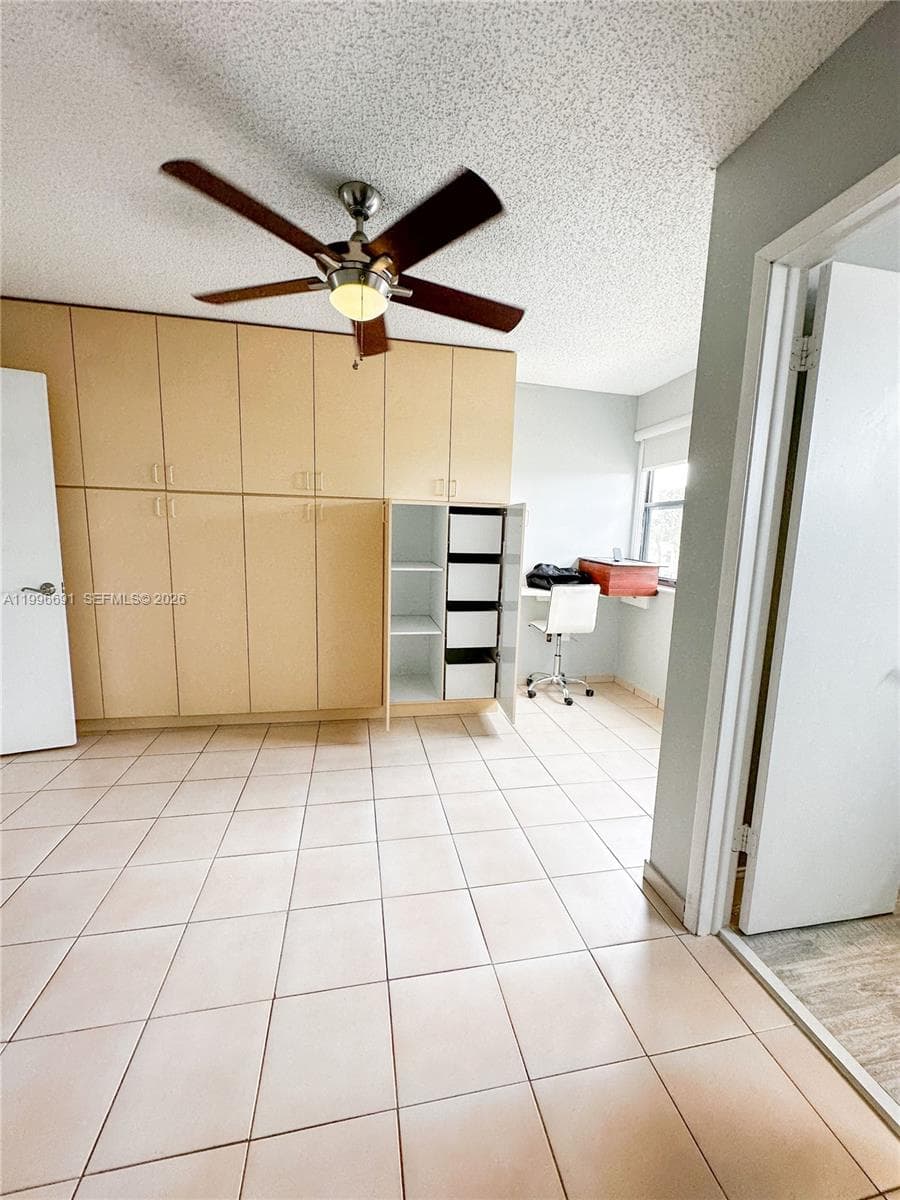 10000 NW 9th St Cir # 21, Miami FL 33172 — 19