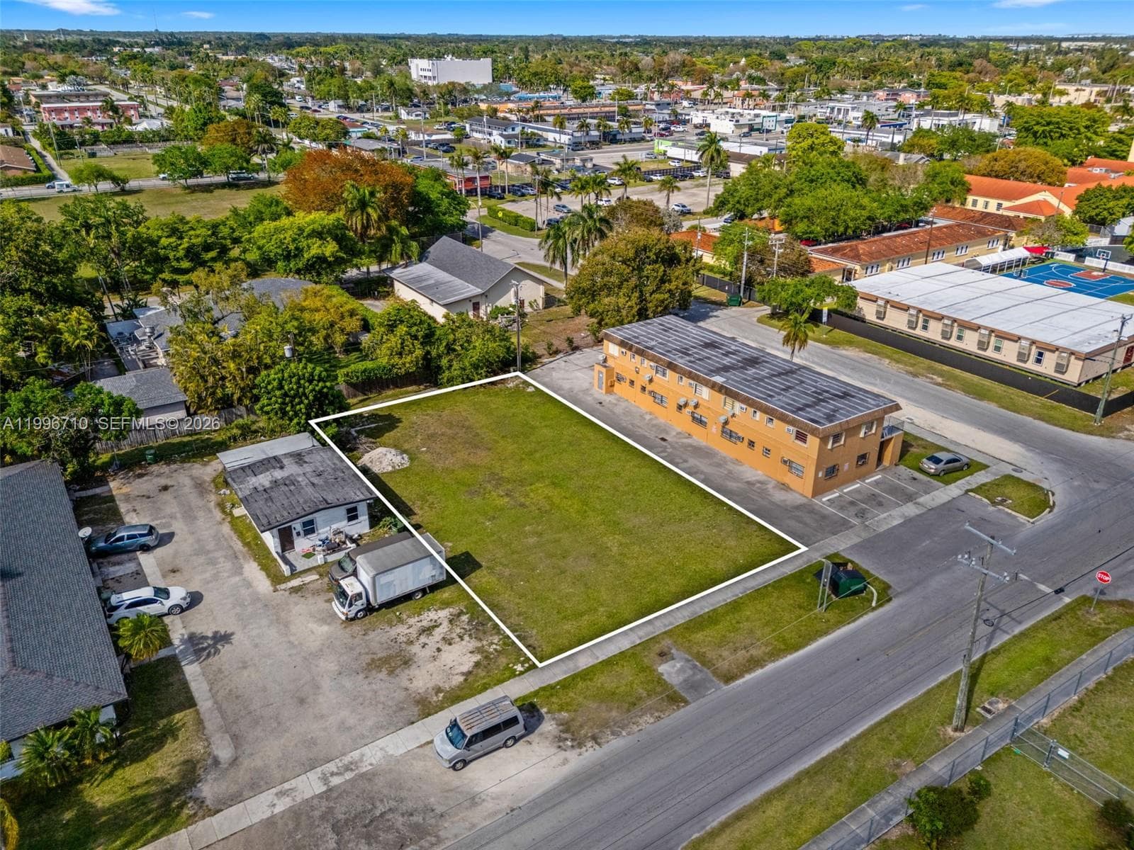 123 NW 6th St, Homestead FL 33030 — 12