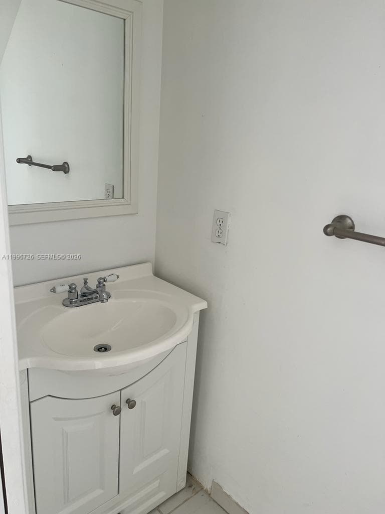 Gables I Townhomes Condo, Miami, FL — 6
