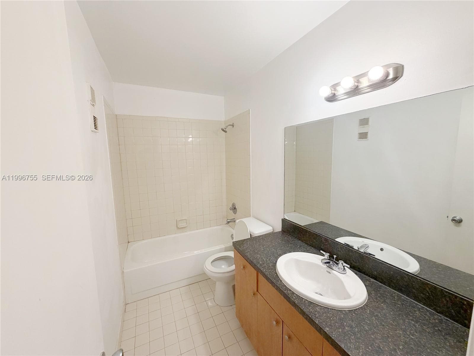 2455 W 67th Pl # 14, Hialeah FL 33016 — 13