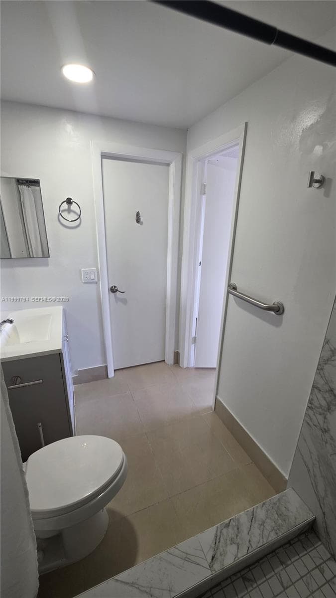 9375 Fontainebleau Blvd # L420, Miami FL 33172 — 5