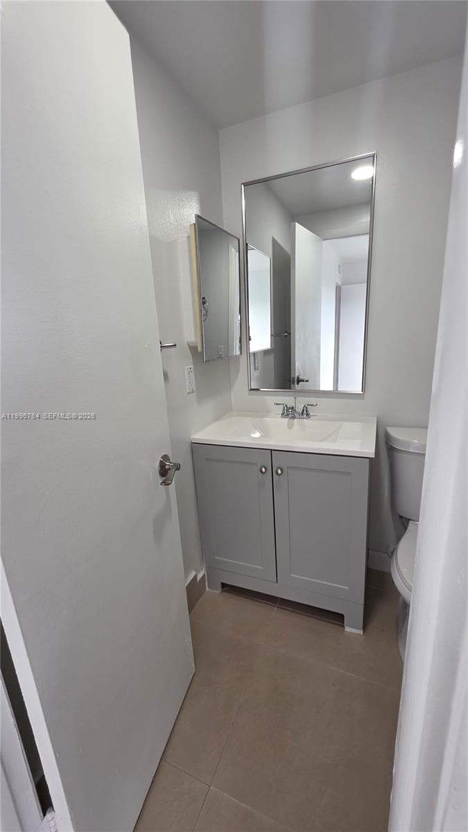9375 Fontainebleau Blvd # L420, Miami FL 33172 — 8
