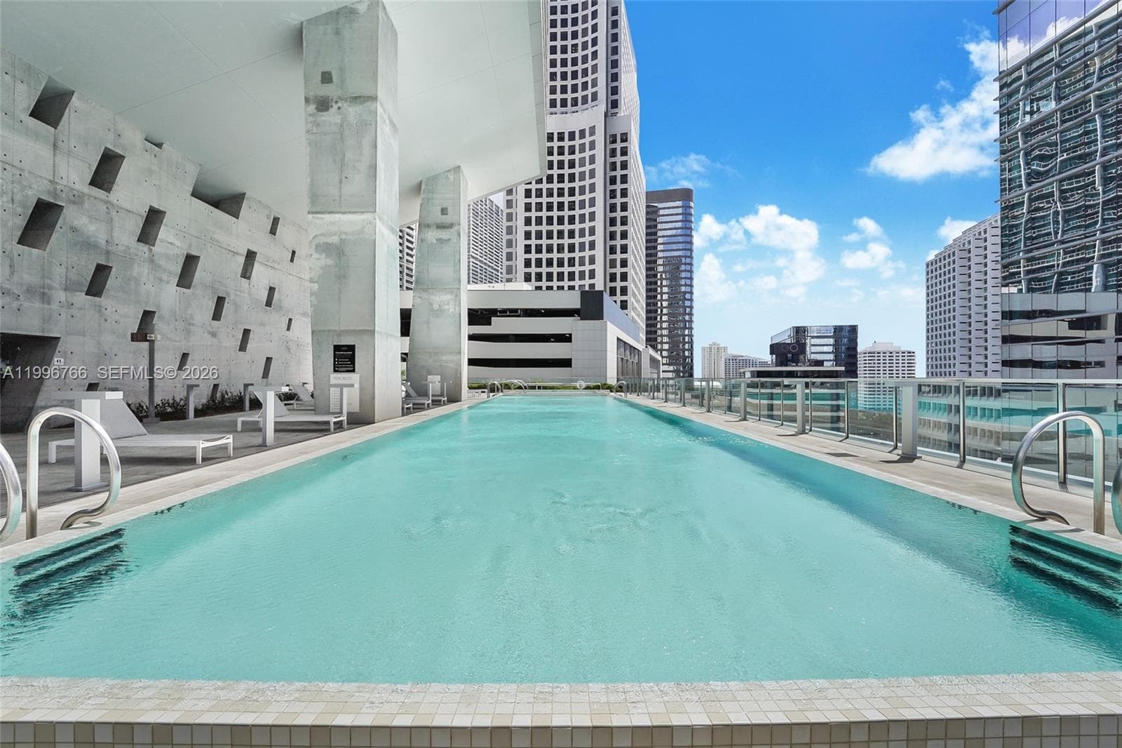 68 SE 6th St # 2104, Miami FL 33131 — 16