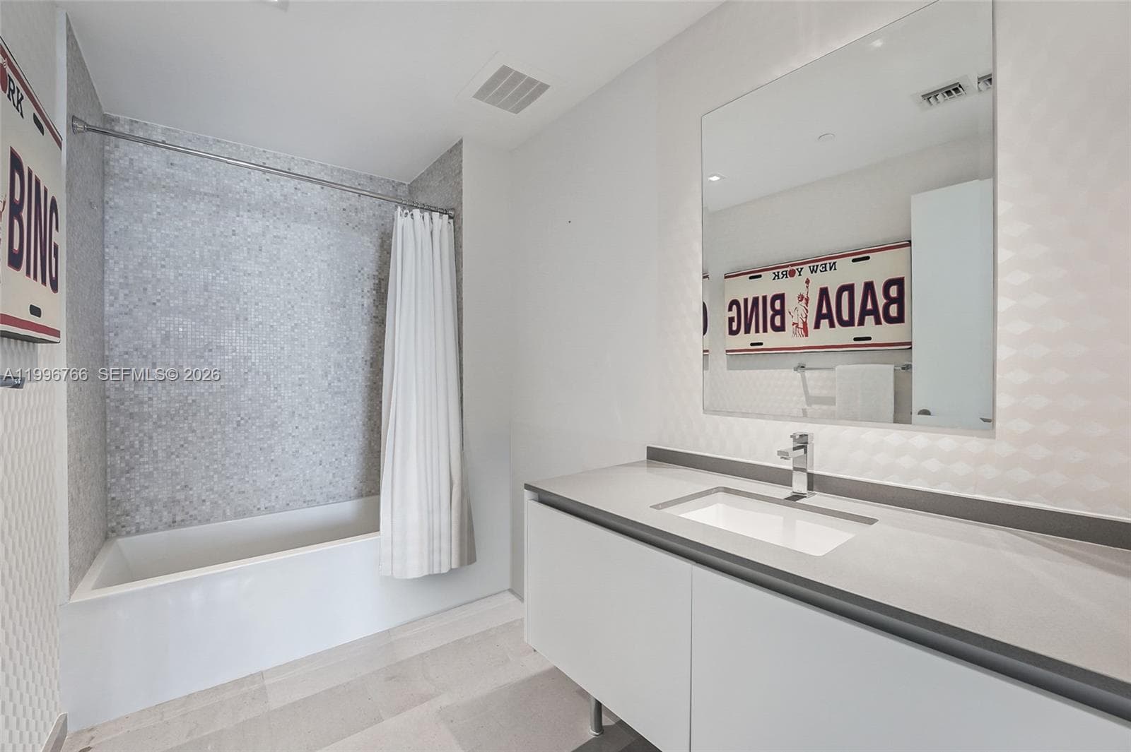 68 SE 6th St # 2104, Miami FL 33131 — 12