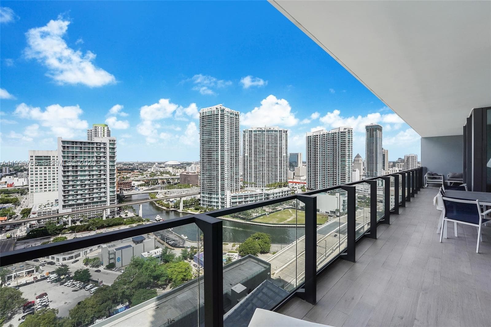68 SE 6th St # 2104, Miami FL 33131 — 1