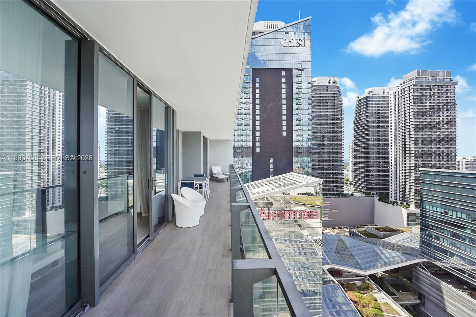 68 SE 6th St # 2104, Miami FL 33131 — 14