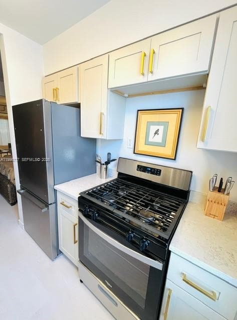 1050 Pennsylvania Ave # 28, Miami Beach FL 33139 — 18