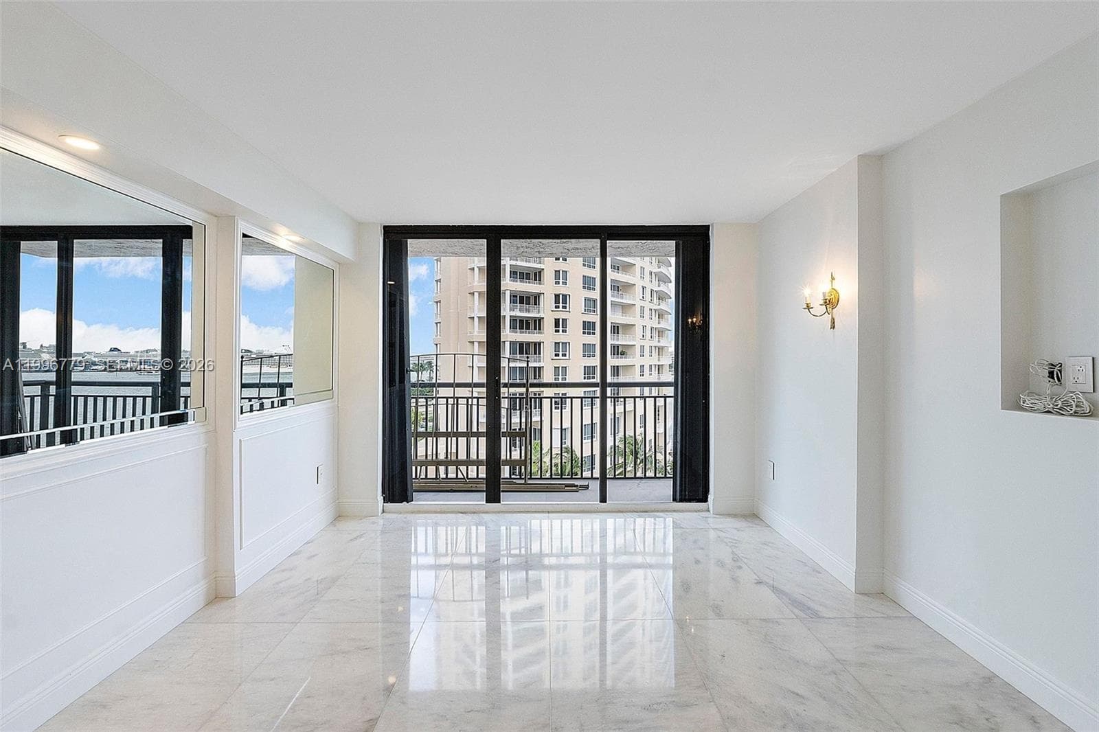 540 Brickell Key Dr # 928, Miami FL 33131 — 2