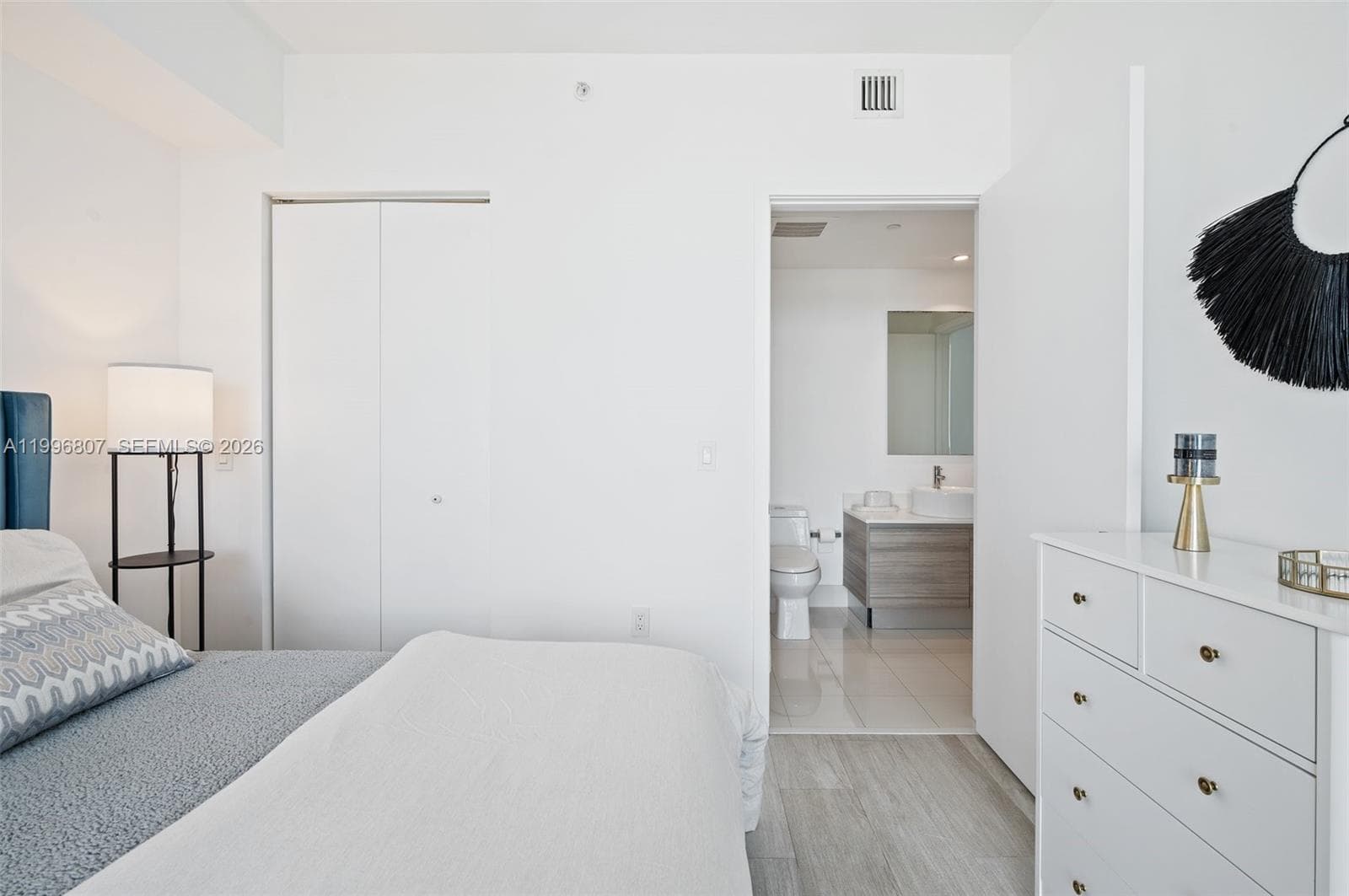 121 NE 34th St # 2314, Miami FL 33137 — 23