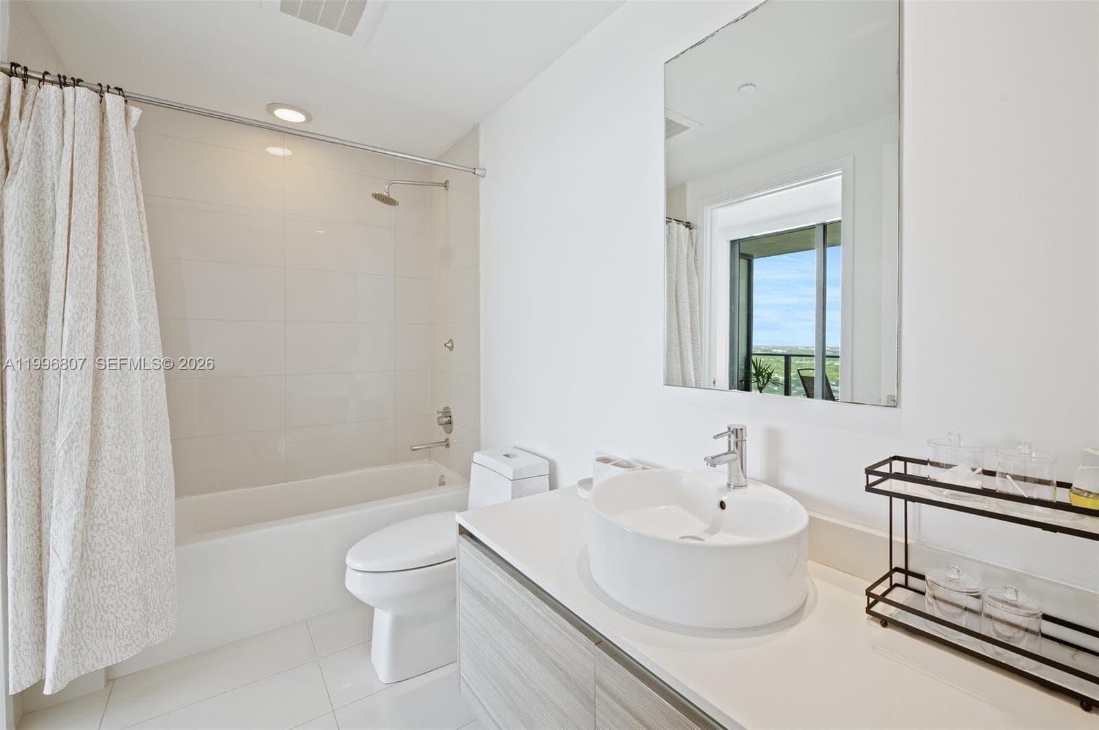 121 NE 34th St # 2314, Miami FL 33137 — 25