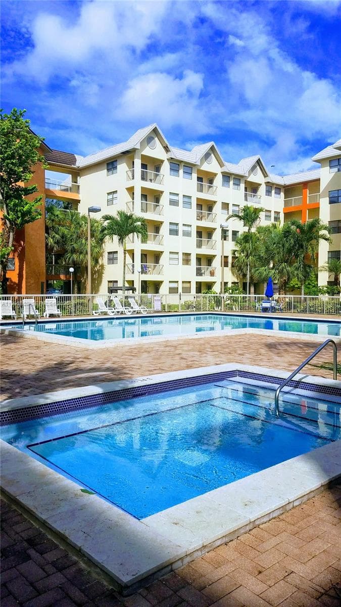 Las Vistas At Doral Condo, Doral, FL — 15