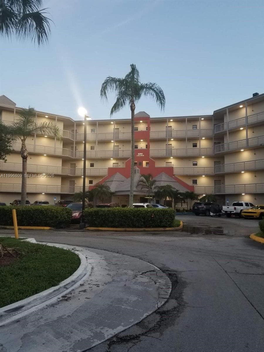 Las Vistas At Doral Condo, Doral, FL — 29