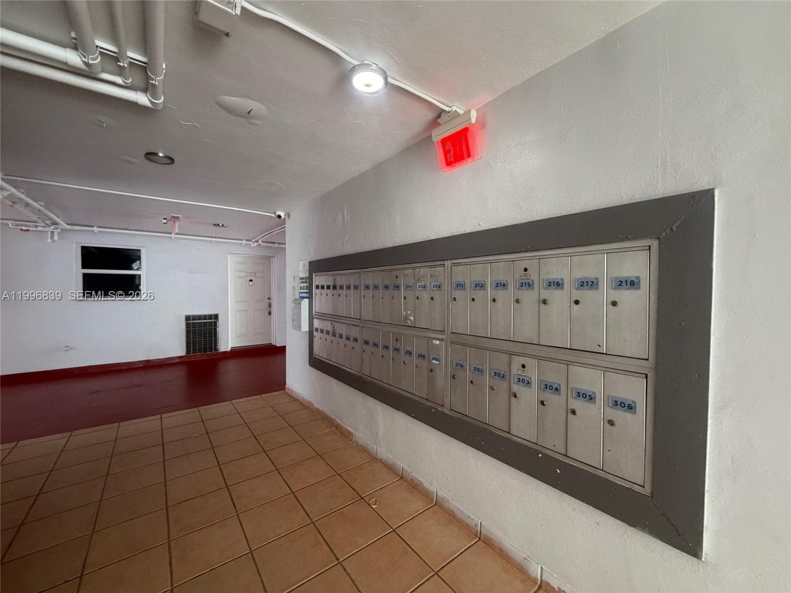 120 Royal Palm Rd # 301, Hialeah Gardens FL 33016 — 32