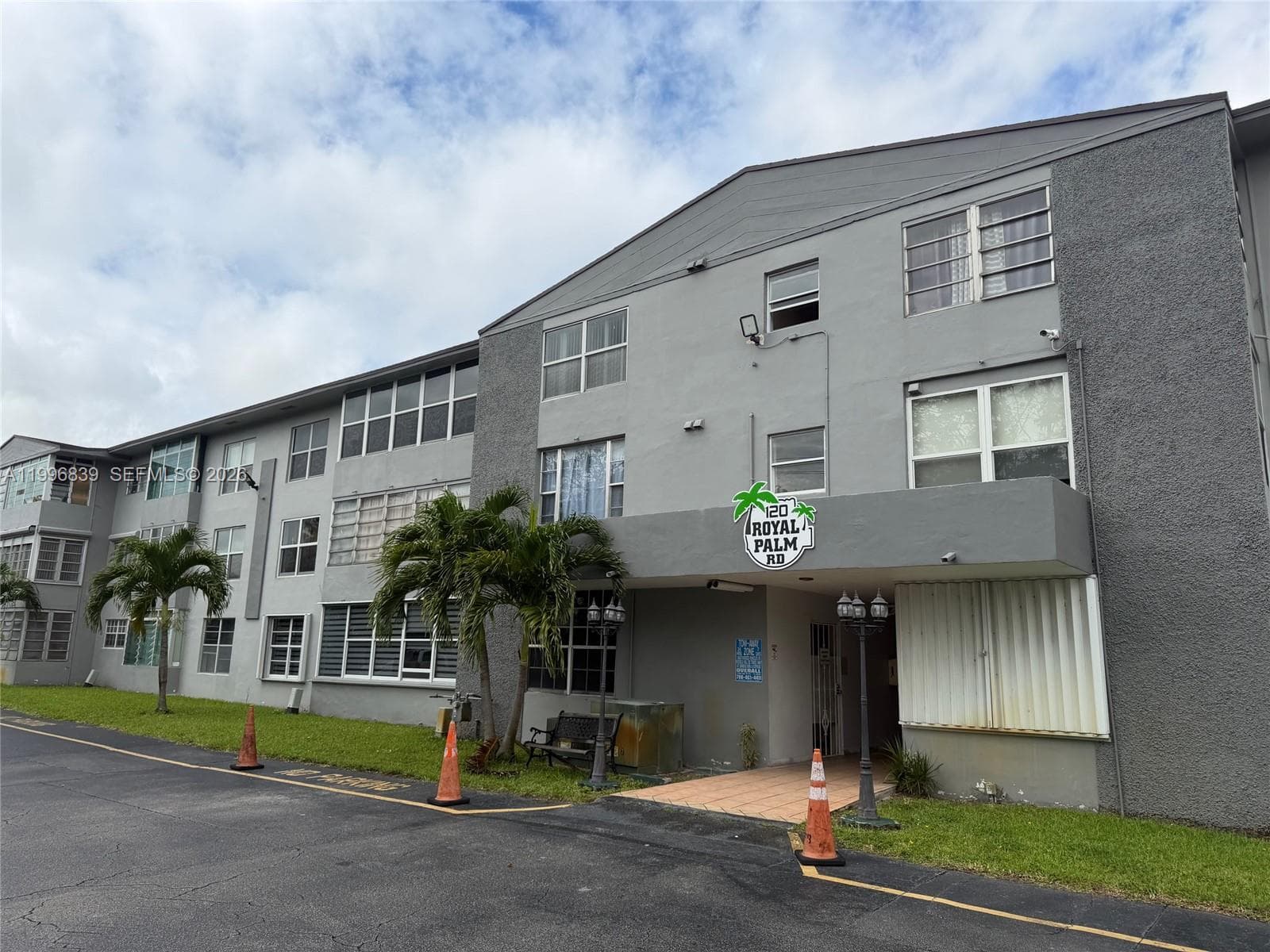 120 Royal Palm Rd # 301, Hialeah Gardens FL 33016 — 1