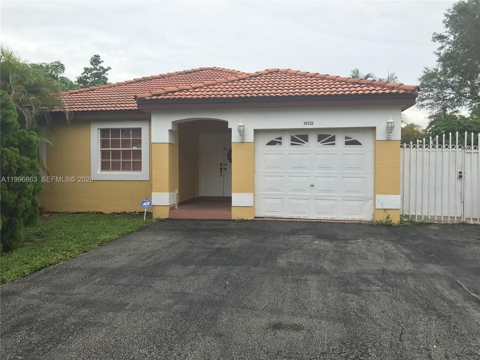 19712 NW 82nd Pl, Hialeah FL 33015 — 3