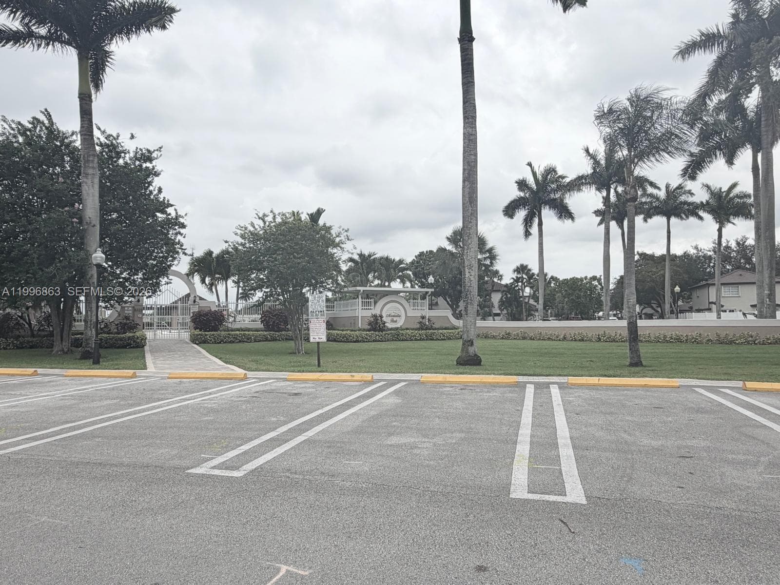 19712 NW 82nd Pl, Hialeah FL 33015 — 32