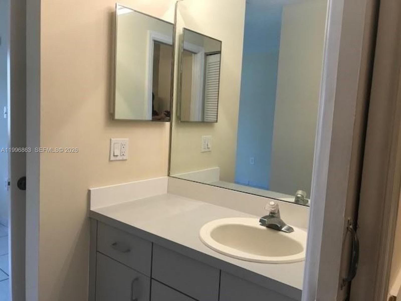 19712 NW 82nd Pl, Hialeah FL 33015 — 14