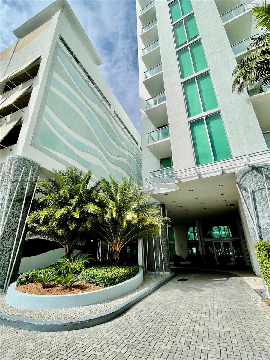 7928 East Dr # 805, North Bay Village FL 33141 — 25