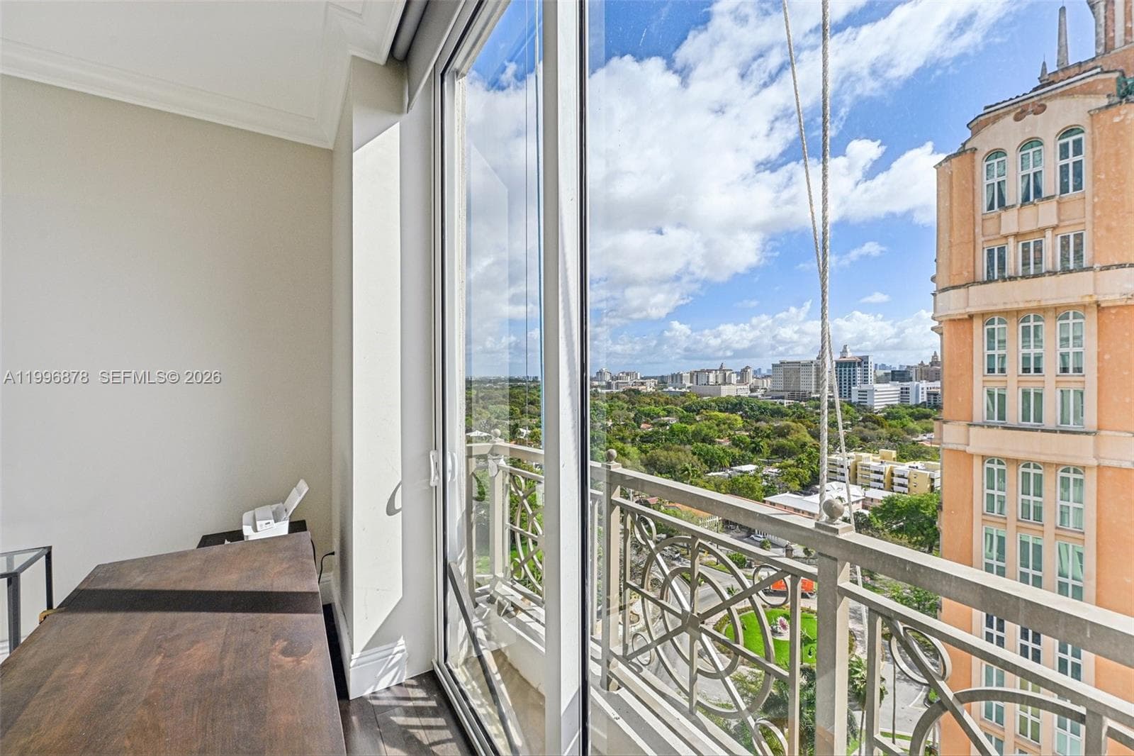 626 Coral Way # 1501, Coral Gables FL 33134 — 40