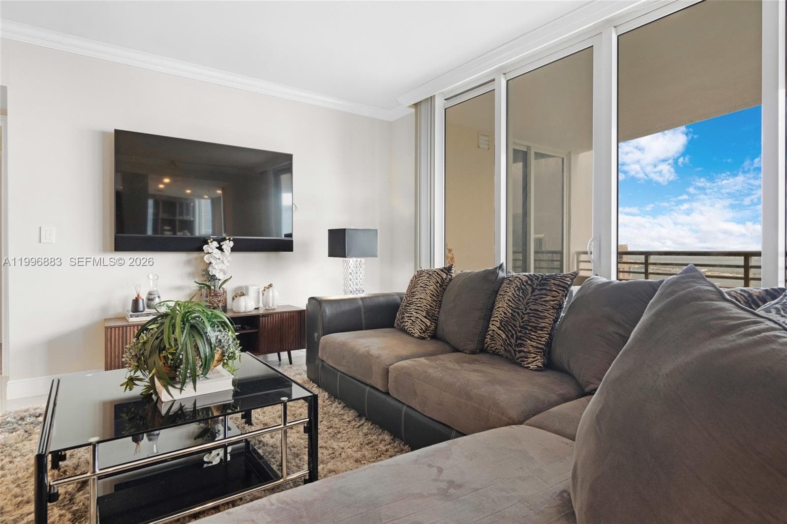 848 Brickell Key Dr # 3905, Miami FL 33131 — 2