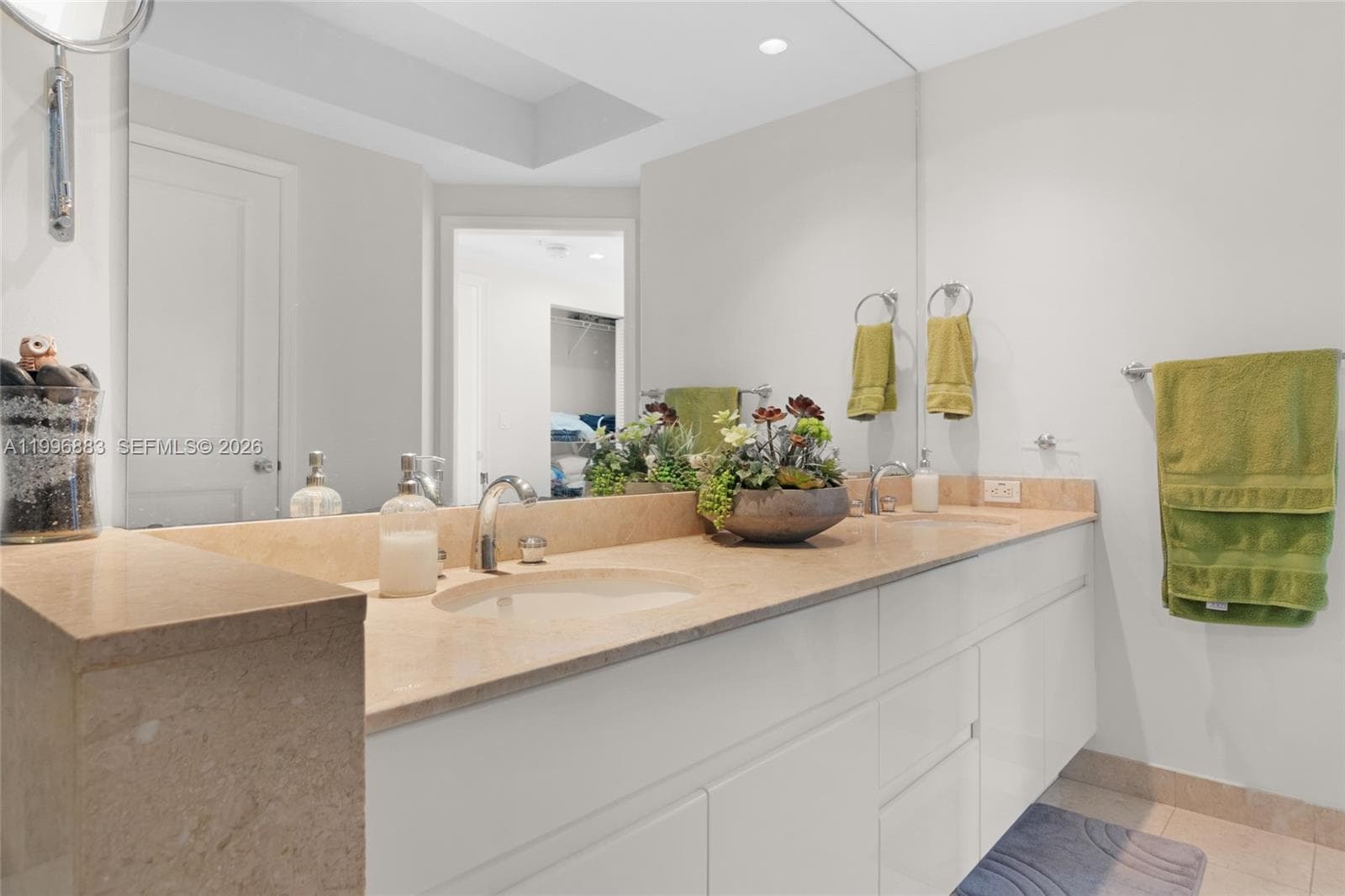 848 Brickell Key Dr # 3905, Miami FL 33131 — 32
